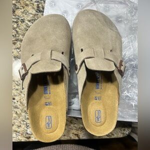 Tan clogs EU 41. Never worn
